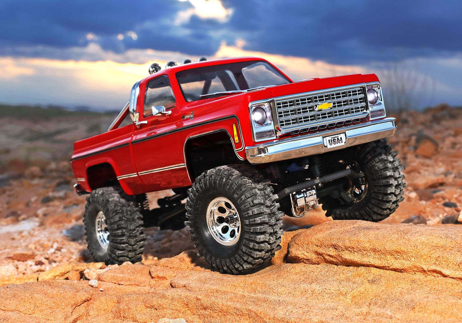 traxxas-97064-1-RED-1-Chevy-K10-High-Trail-Edition-TRX4M-Off-Road-Front