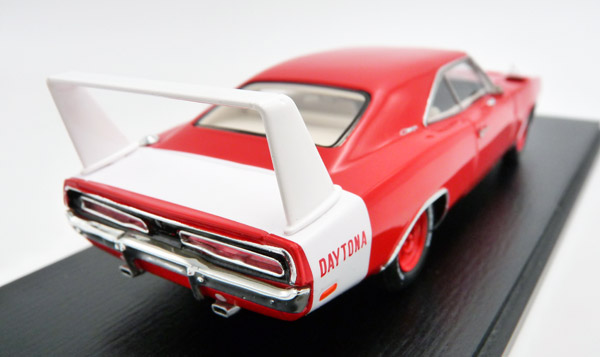 sparks-S3611-2-Dodge-Charger-Daytona-1969-rot-weiß