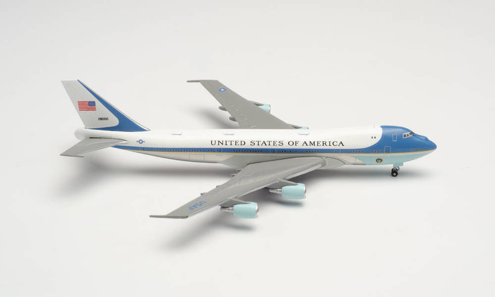 herpa-502511-003-USAF-Boeing-VC-25A-Air-Force-One-89th-Airlift-Wing-Joint-Base-Andrews-Reg-82-8000-United-States-of-America