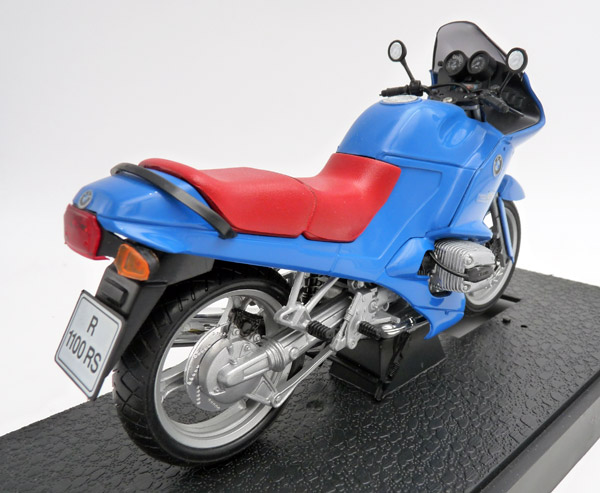 revell-08879-2-BMW-R-1100-RS-Touring-blau-Boxer