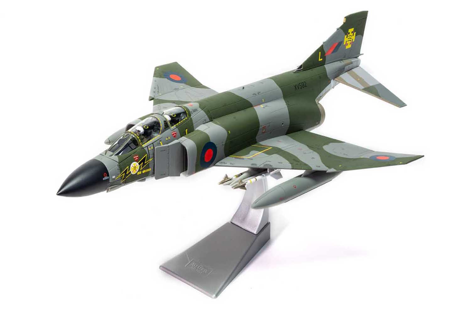 corgi-AA27902-1-McDonnell-Douglas-Phantom-FG1-XV592-L-RAF-No-111-Squadron-Leuchars-Fife-Scotland-Late-1970s