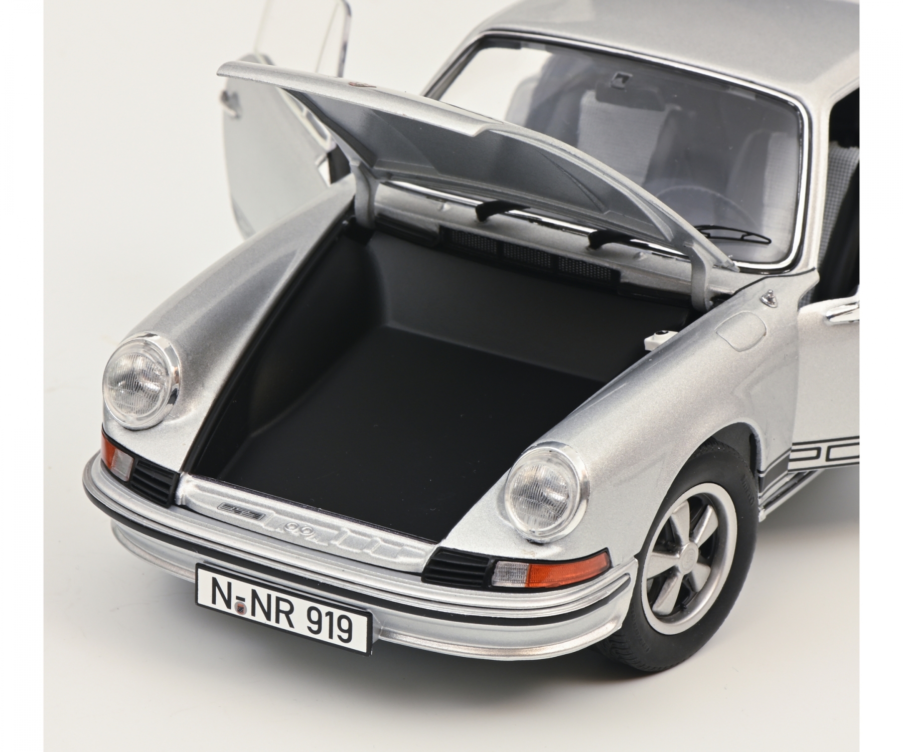 schuco-450047000-3-Porsche-911-S-Coupé-silber-Elfer-luftgekühlt-ursprünglich