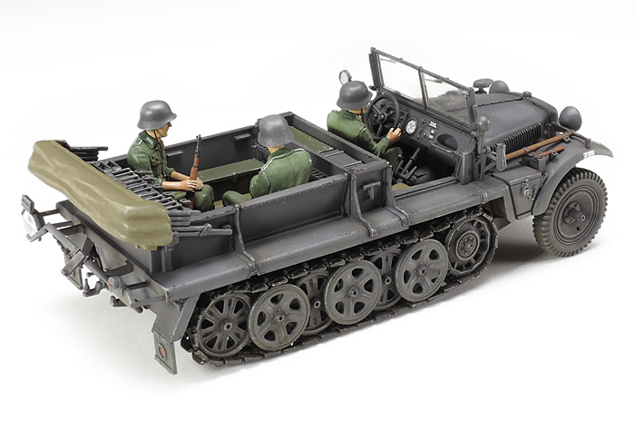 tamiya-37016-3-Deutsches-Sd-Kfz-10-D7-Halbkette-leichter-ZgKw-mit-drei-Figuren