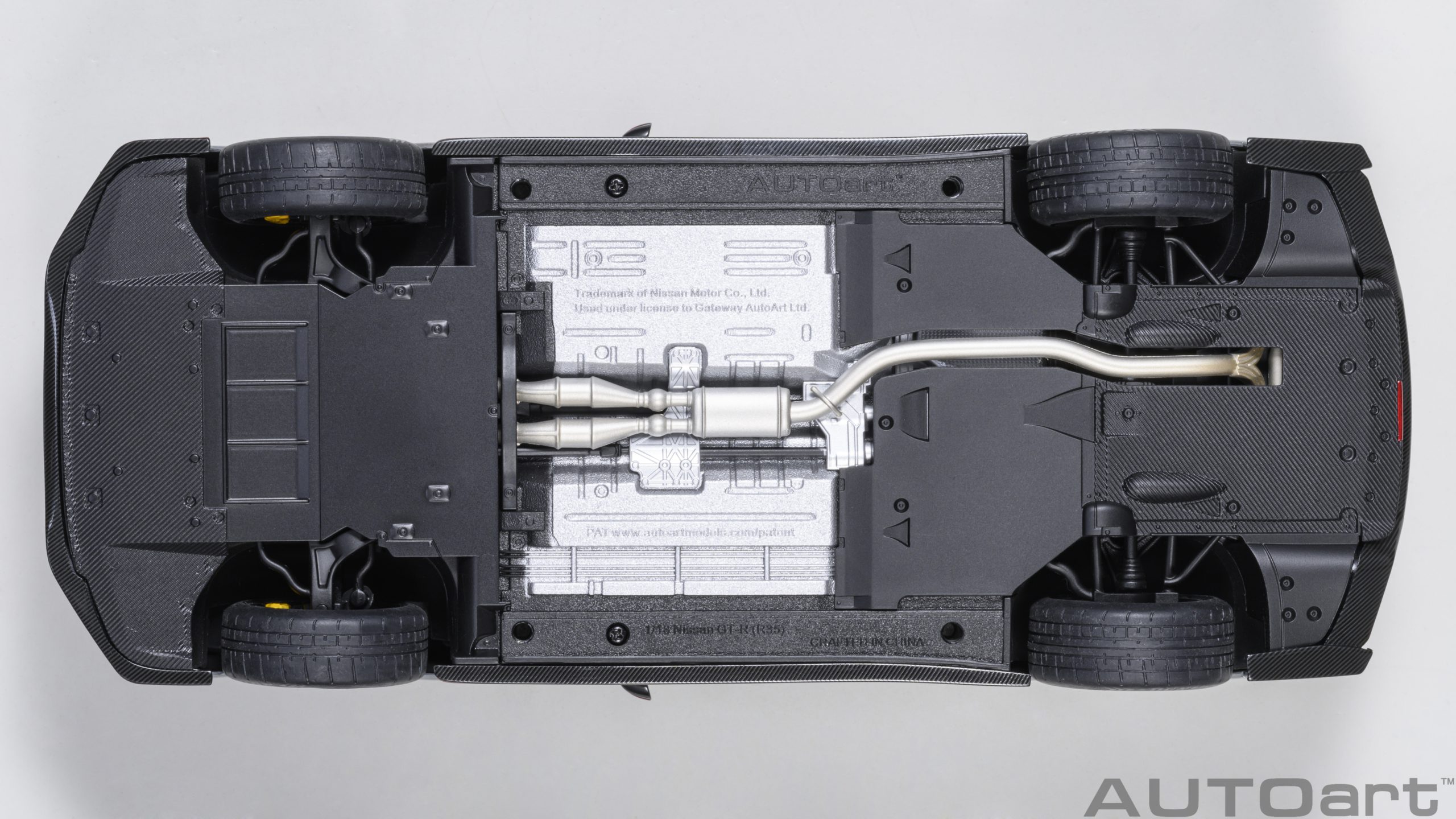 autoart-77503-7-Nissan-GT-R-R35-NISMO-Special-Edition-ultimate-metal-silver-Auspuffanlage autoart-77503-7-Nissan-GT-R-R35-NISMO-Special-Edition-ultimate-metal-silver-Auspuffanlage