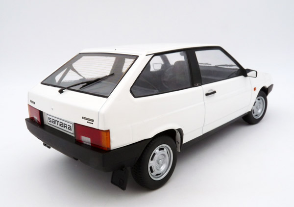 premium-scale-models-PSM-DC18003D-2-Lada-2108-Samara-1986-weiß-Soviet-Zone-DDR-Eiserner-Vorhang-Sozialismus-PKW