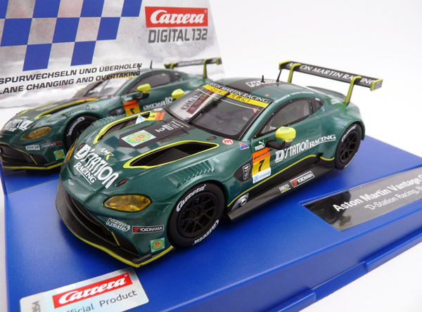 carrera-20030994-Aston-Martin-Vantage-GT3-D-Station-Racing-7-Darren-Turner-J-P-de-Oliveira-Tomonubu-Fujii