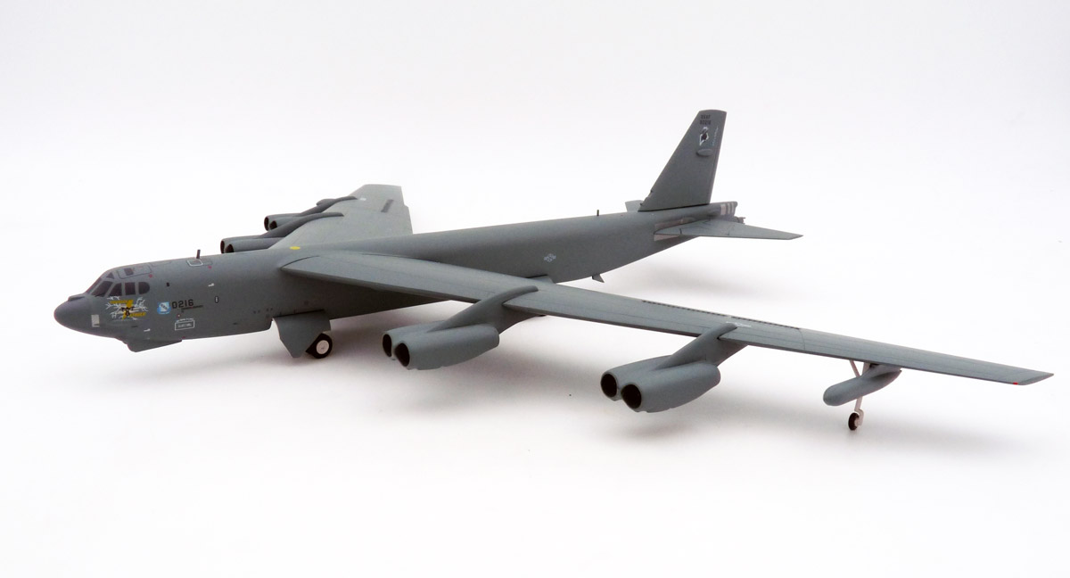 herpa-572002-1-US-Air-Force-Boeing-B-52G-Stratofortress-42nd-Bombardment-Wing-Loring-Air-Base-Operation-Desert-Storm-Reg-58-0216-Thunder-Struck