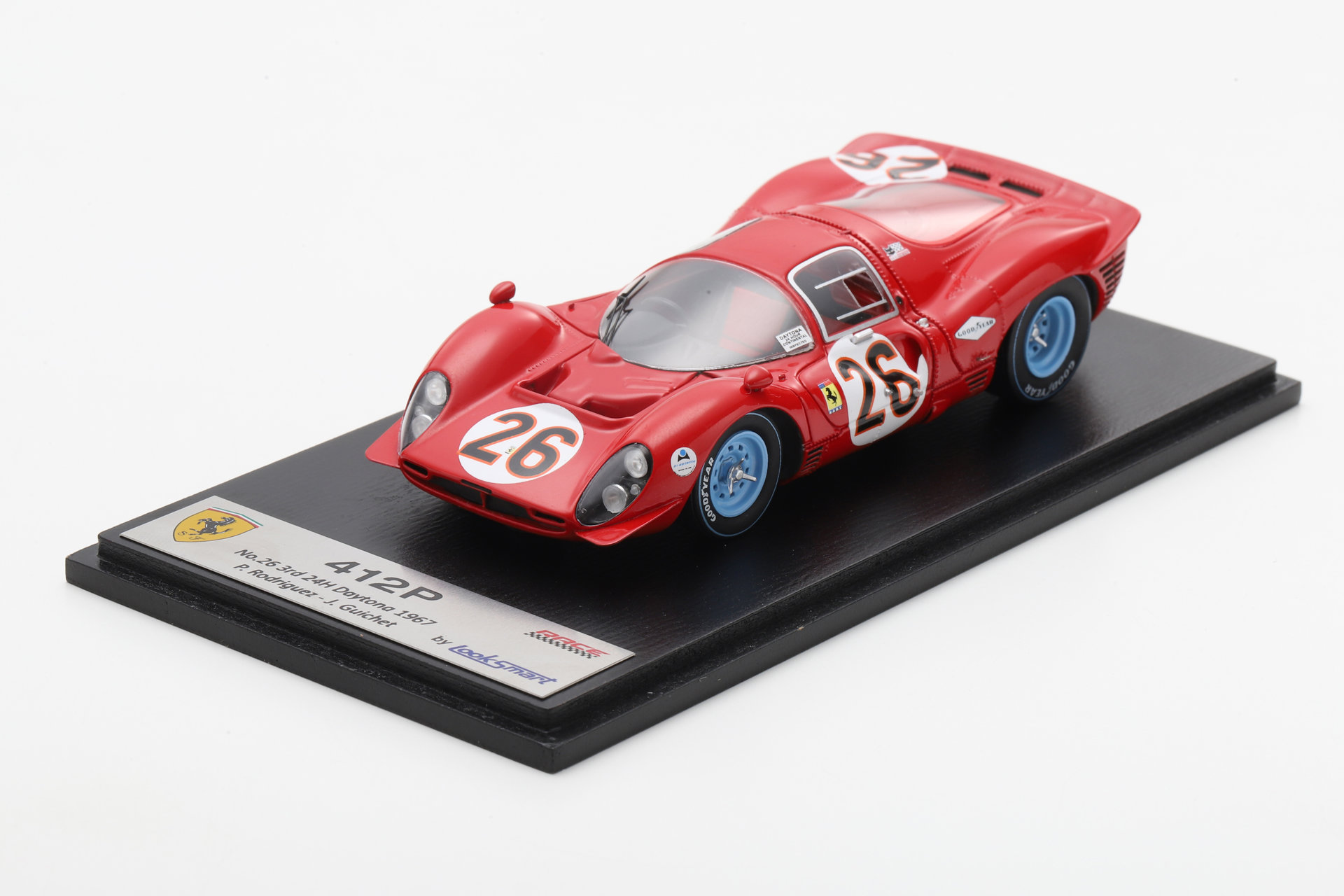 Looksmart-LSRC163-1-Ferrari-412P-NART-24h-Daytona-1967-Pedro-Rodriguez-Jean-Guichet-3rd-place-vorne-Plakette