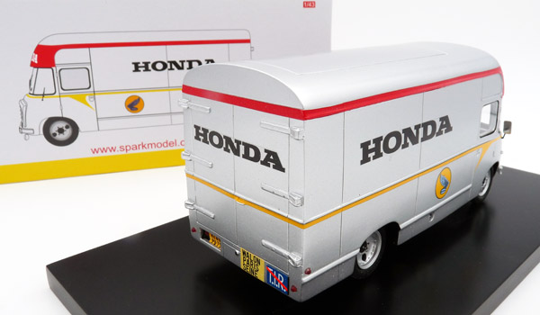 spark-S5948-2-Honda-Racing-F1-Werksteam-Renntransporter-1965-für-RA272-Zwölfzylinder-Rennwagen