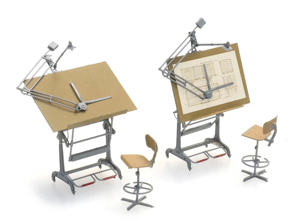 artitec-387474-Zwei-Reißbretter-mit-Zeichenstühlen-Architekturbüro-Ingenieurbüro-Zeichenbrett-Oldschool
