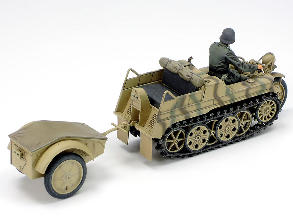 tamiya-35377-3-Deutsche-Sd-Kfz-2-NSU-Kettenkraftrad-mit-drei-Figuren