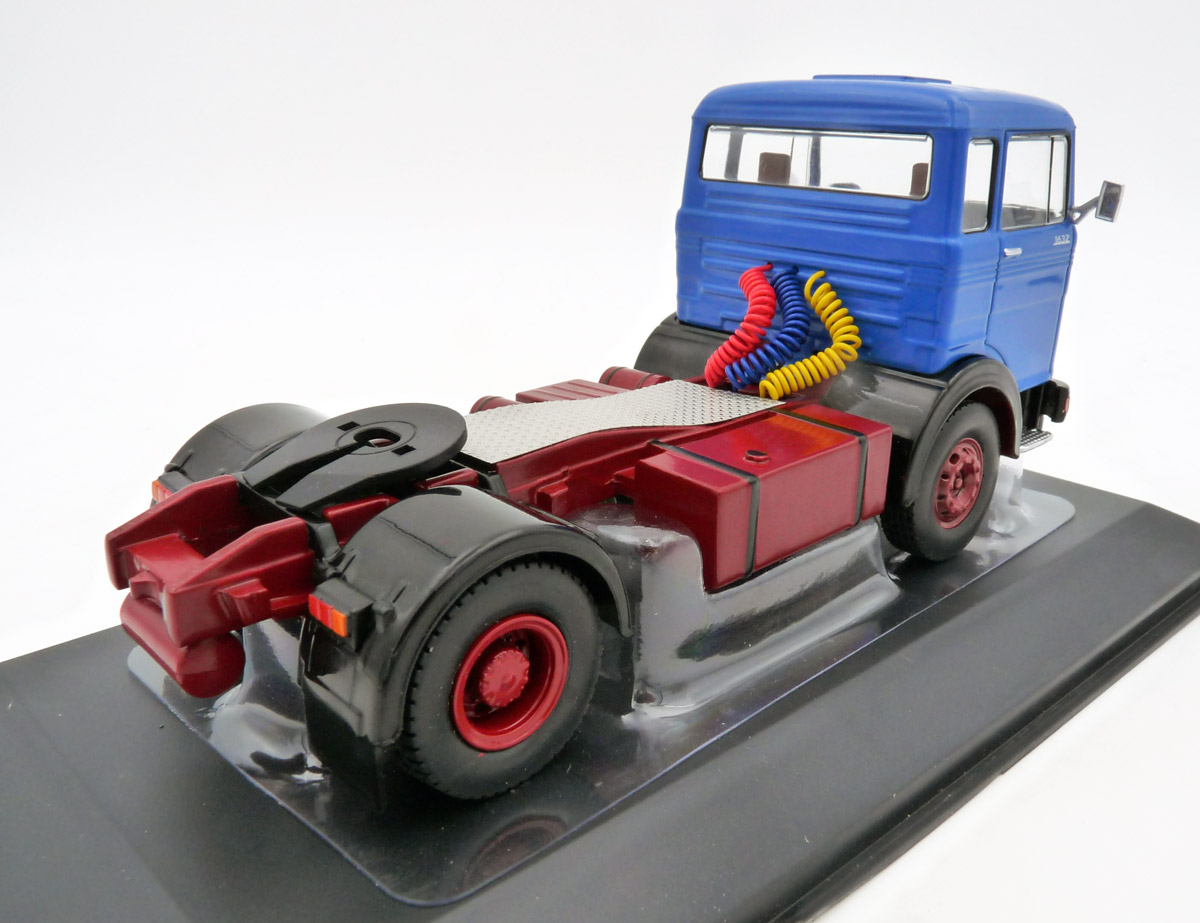 1:43 IXO Mercedes Benz Lps 1632 Tractor Truck 2-Assi 1970 Blue TR175.22 1:43 IXO Mercedes Benz Lps 1632 Tractor Truck 2-Assi 1970 Blue TR175.22