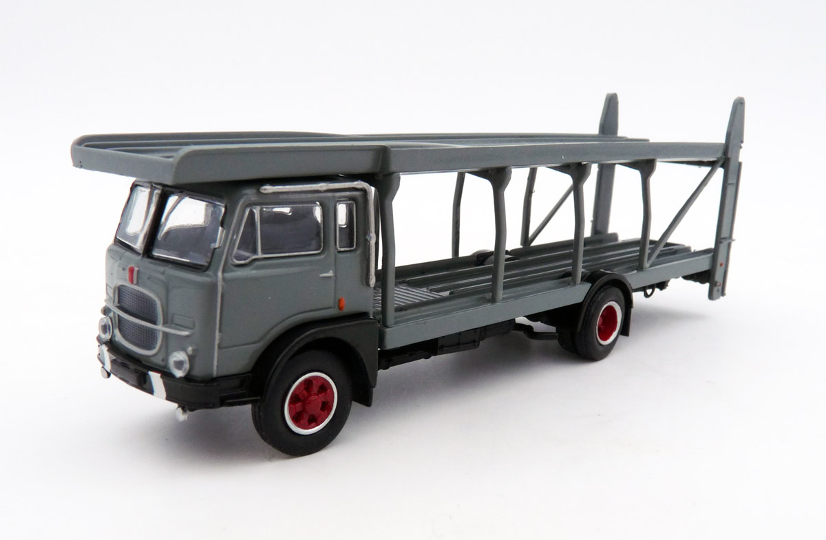 brekina-58486-1-Fiat-640-Serie-Autotransporter-grau-schwarz-Frontlenker
