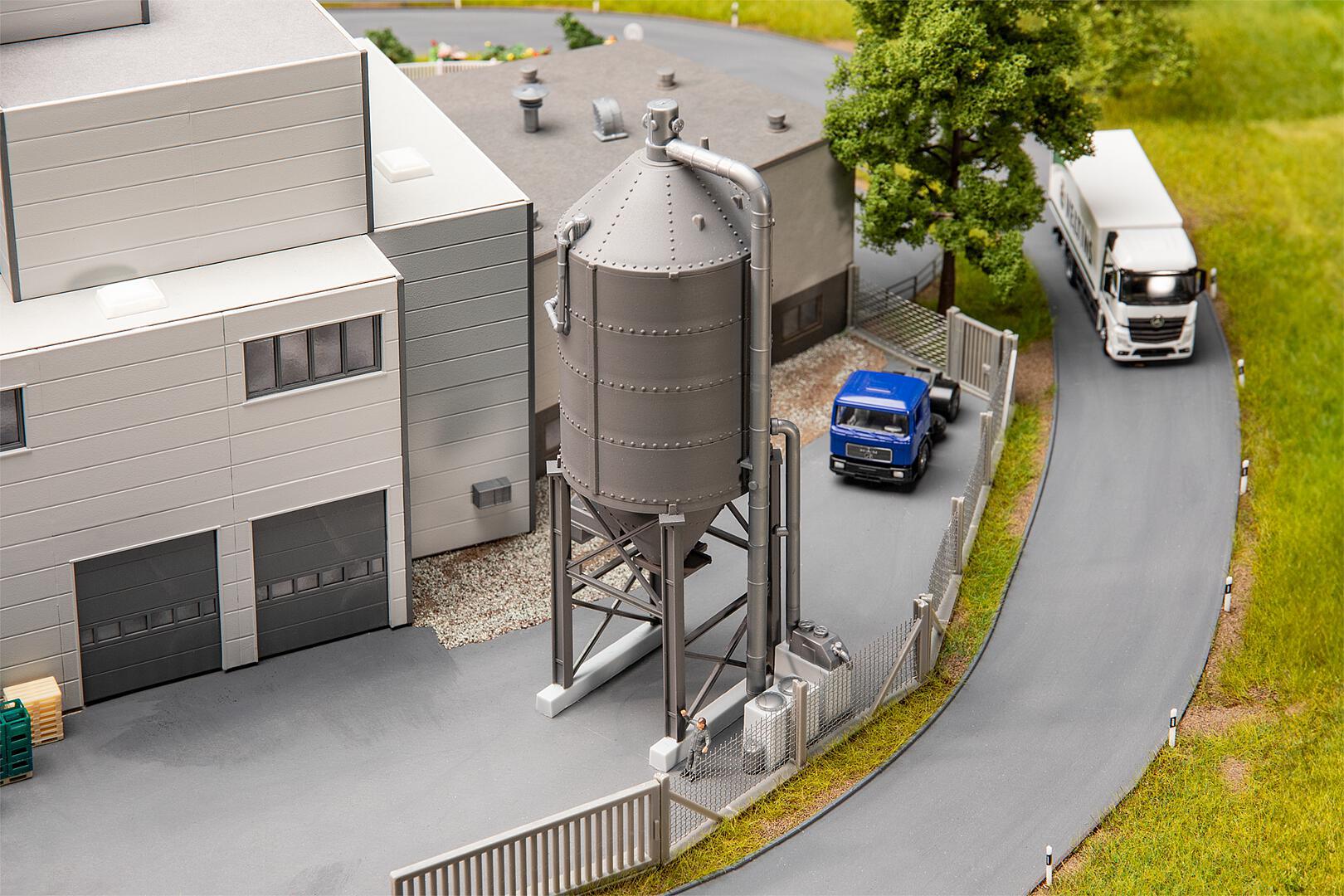 faller-180329-1-Silo-Industrieanlage