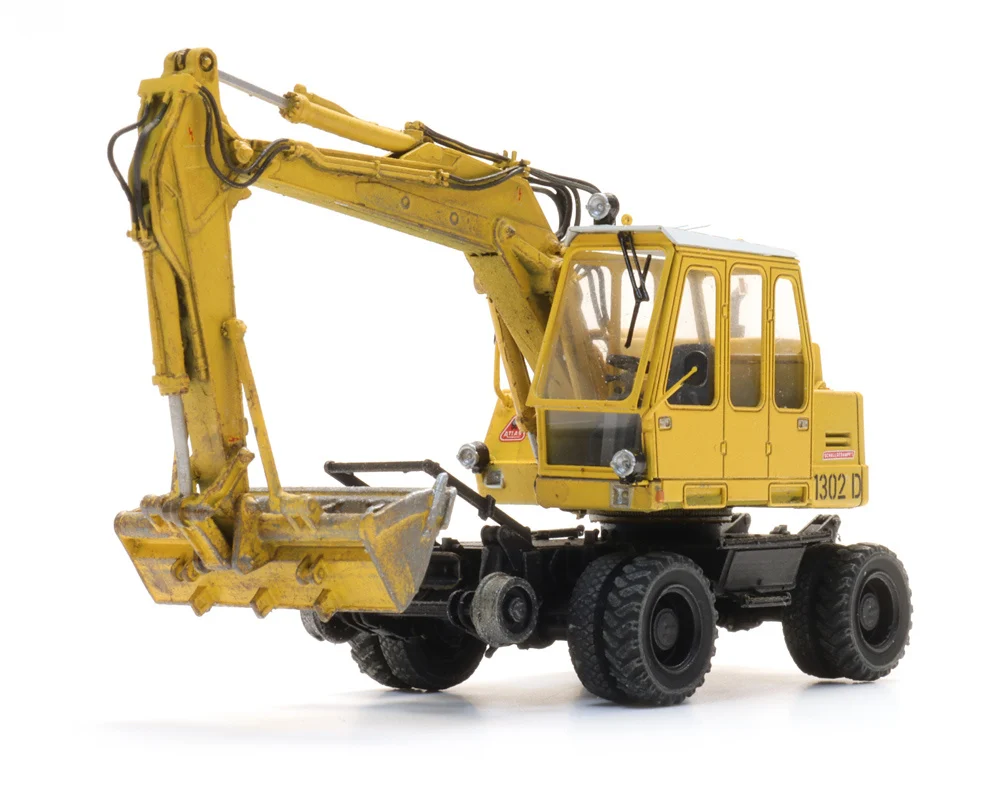 Artitec-387636-1-Atlas-1302-DKZW-Zweiwegebagger-Gleisbaubagger-gelb-vorne
