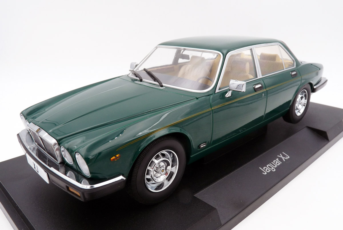 model-car-group-MCG18175-1-Jaguar-XJ-Series-III-british-racing-green-Cat