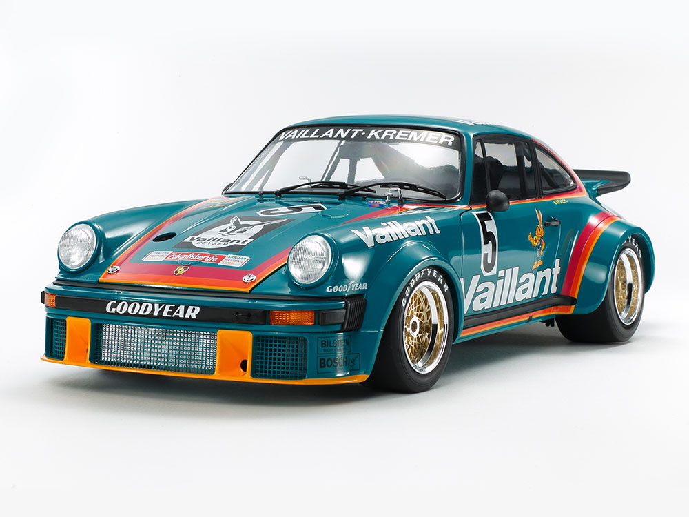 tamiya-12056-1-Vaillant-Kremer-Porsche-934-RSR-Bob-Wollek-DRM