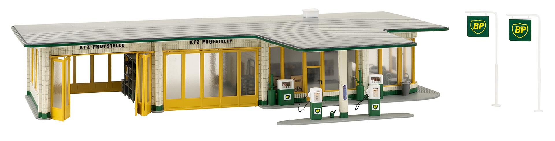 faller-130592-2-Große-BP-Tankstelle-50er-60er-70er-Jahre-Retro-Freilandmuseum