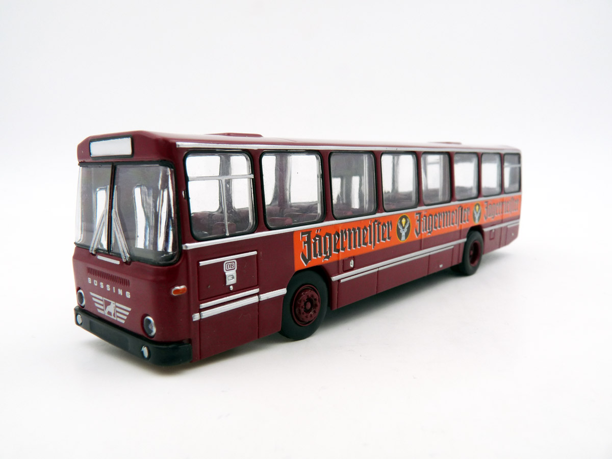 brekina-59268-1-Büssing-BS-120-N-Überlandbus-DB-Bahnbus-Jägermeister-vorne