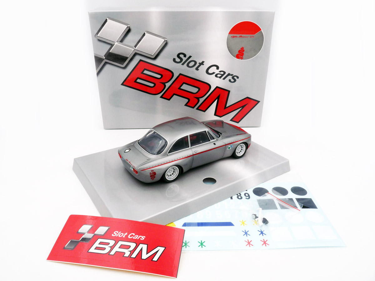 brm-142S-2-Alfa-Romeo-GTA-1300-argento-rosso-silber-mit-roter-Nase-Slotcar-Historischer-Tourenwagen-124-hinten