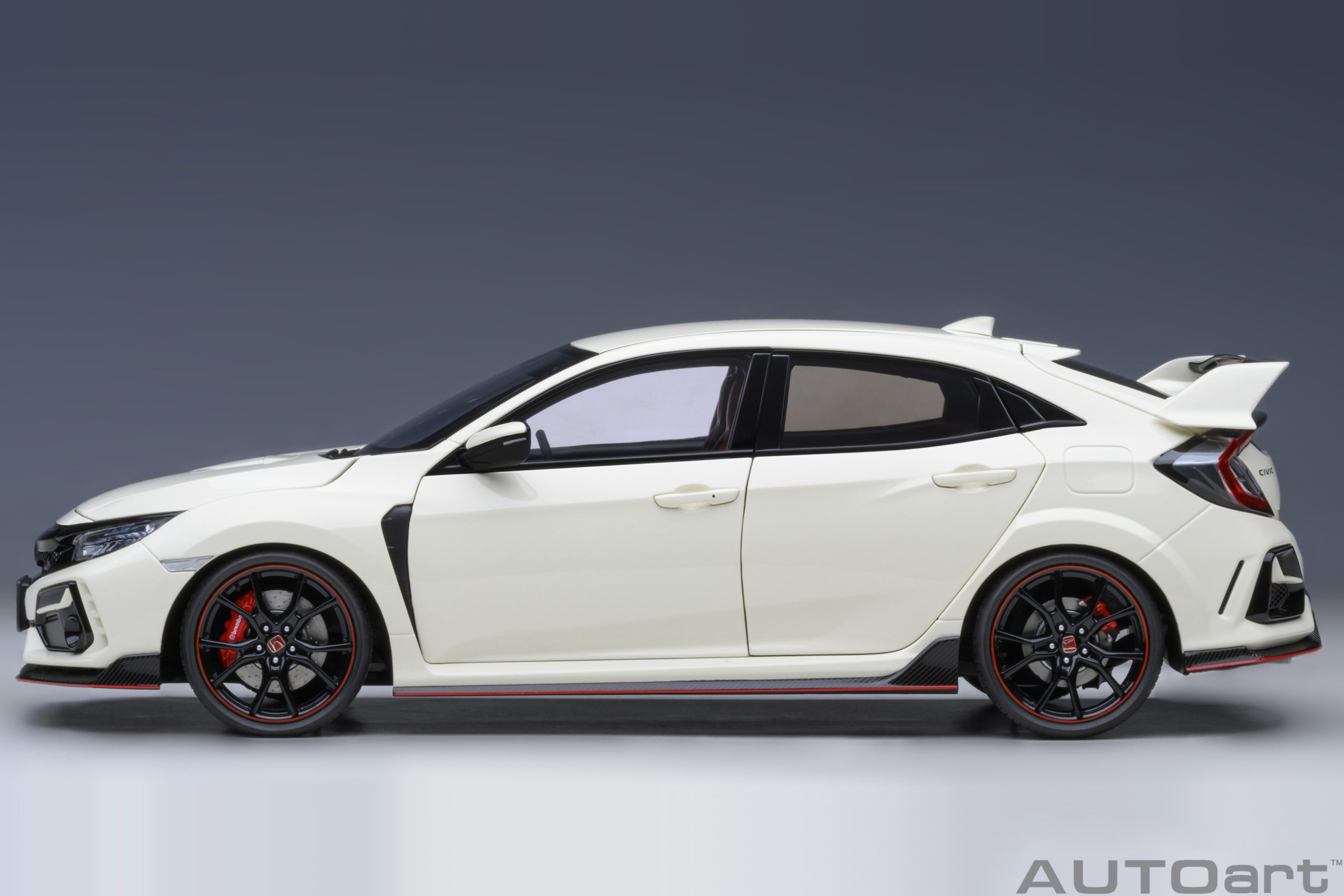 autoart-73220-7-Honda-Civic-Type-R-FK8-2021-championship-white-Seitenansicht