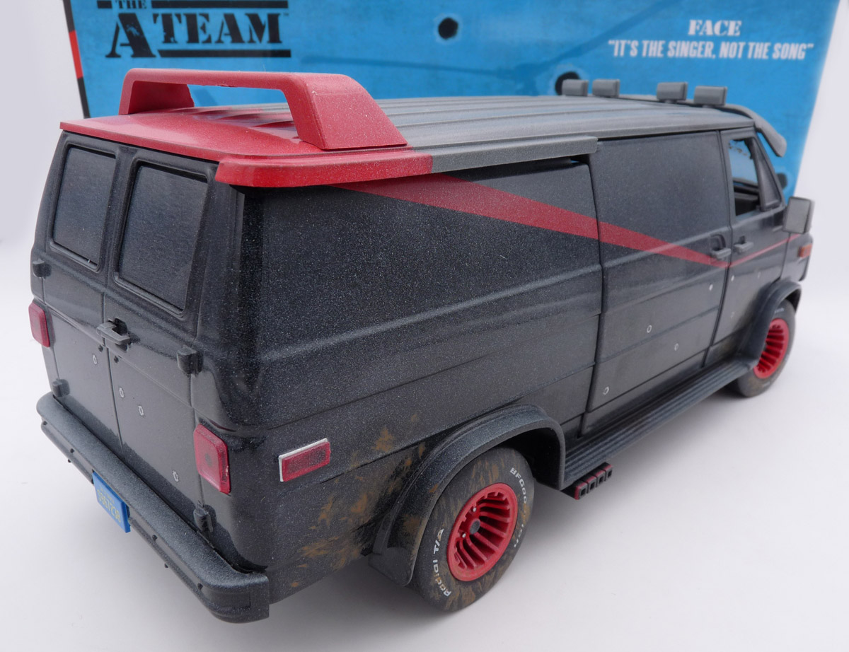 greenlight-13567-2-The-A-Team-1983-GMC-Vandura-Van-Hannibal-Face-Murdock-BA