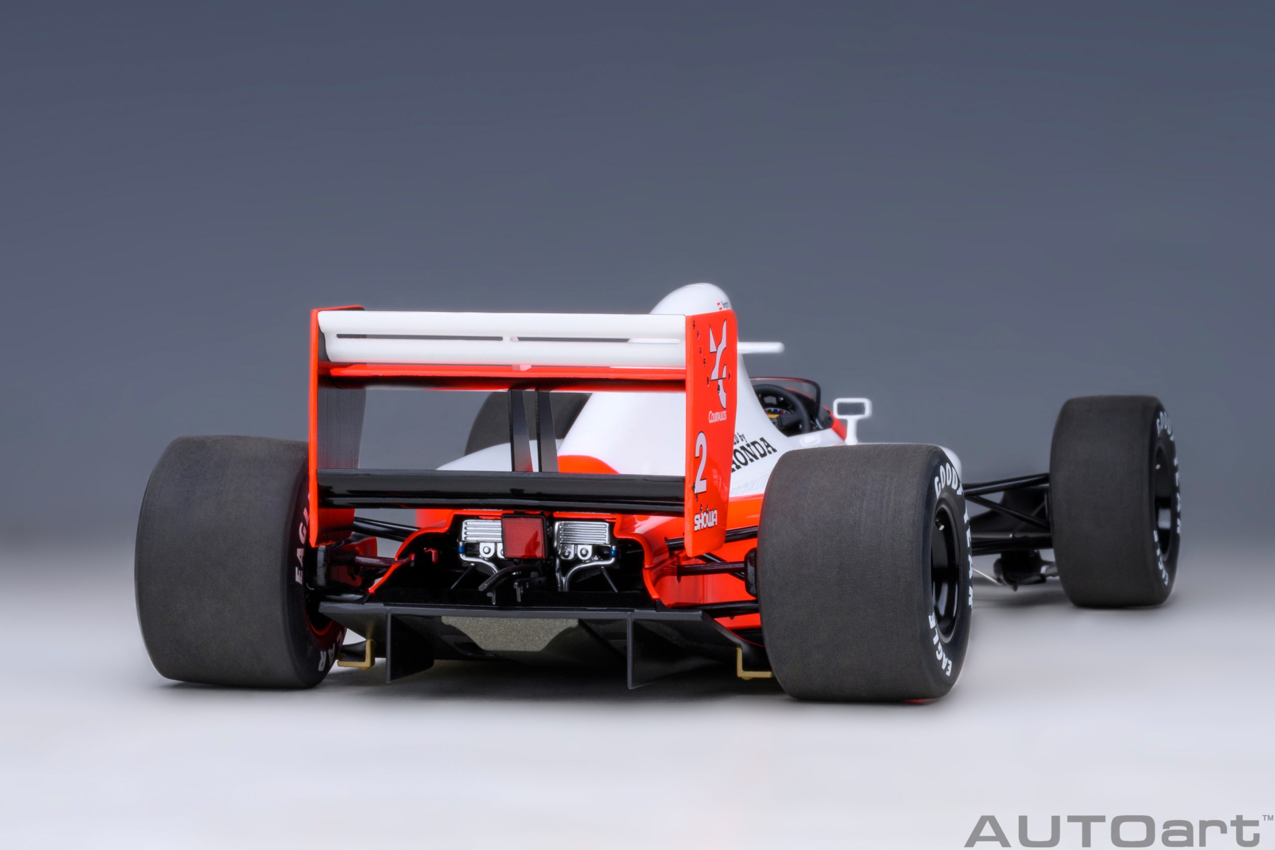 autoart-89152-9-McLaren-Honda-MP4-6-Gerhard-Berger-Japanese-GP-1991-white-version-Diffusor