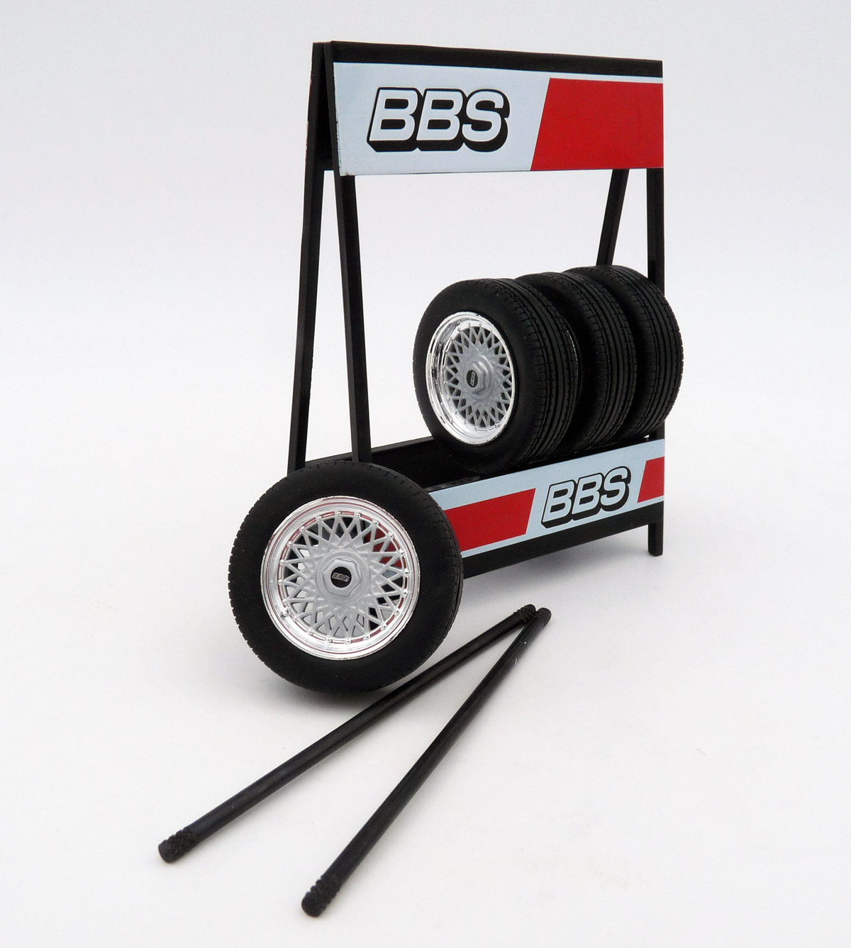 ixo-18SET009W-BBS-RS-Straße-dreiteilige-Variante-Reifenregal-Verkaufsständer-Display-80s-90s-Sportfelgen-Sierra-M3-S14-MB-190-Evo ixo-18SET009W-BBS-RS-Straße-dreiteilige-Variante-Reifenregal-Verkaufsständer-Display-80s-90s-Sportfelgen-Sierra-M3-S14-MB-190-Evo