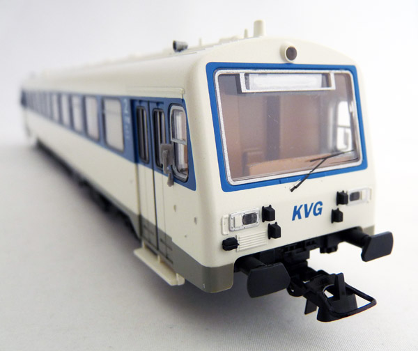 brekina64307-2-VT80-KVG-Triebwagen