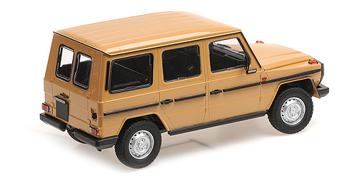 minichamps-155038104-2-Mercedes-Benz-G-Modell-W460-LWB-langer-Radstand-1980-beige-braun