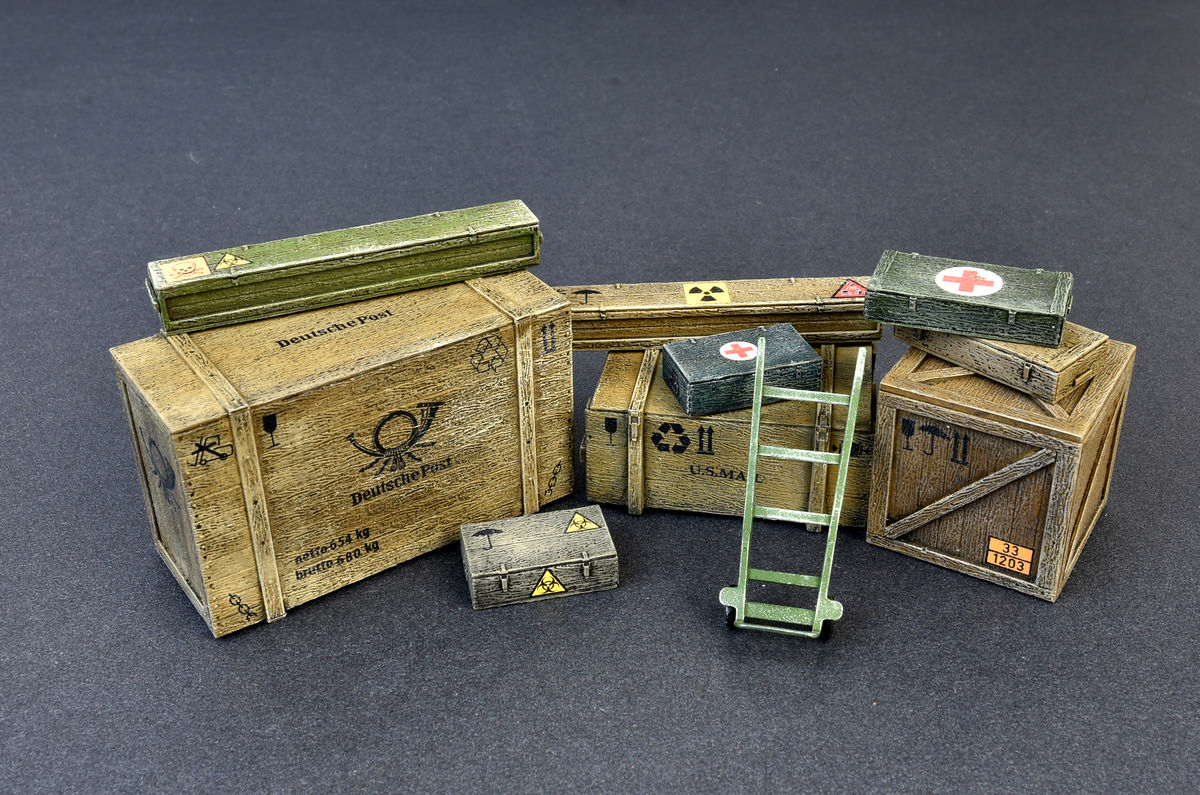 miniart-35581-2-Wooden-Boxes-Crates-Holzkisten-Transportkisten-Überseekisten-Sackkarren-für-Diorama
