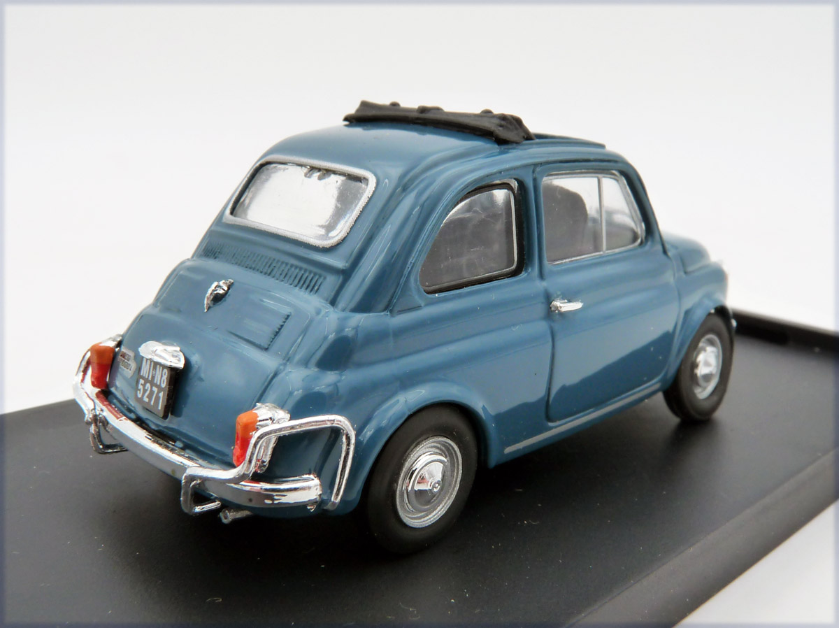 brumm-R464-06-2-Fiat-500L-Cinquecento-1969-1972-blu-turchese-nero-türkisblau-schwarz-Motorhaube