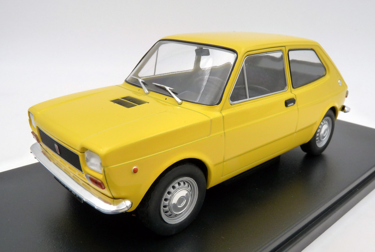 whitebox-WB124109-1-Fiat-127-gelb