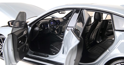 minichamps-110023010-3-BMW-i4-M50-2022-grey-metallic-luxury-interior