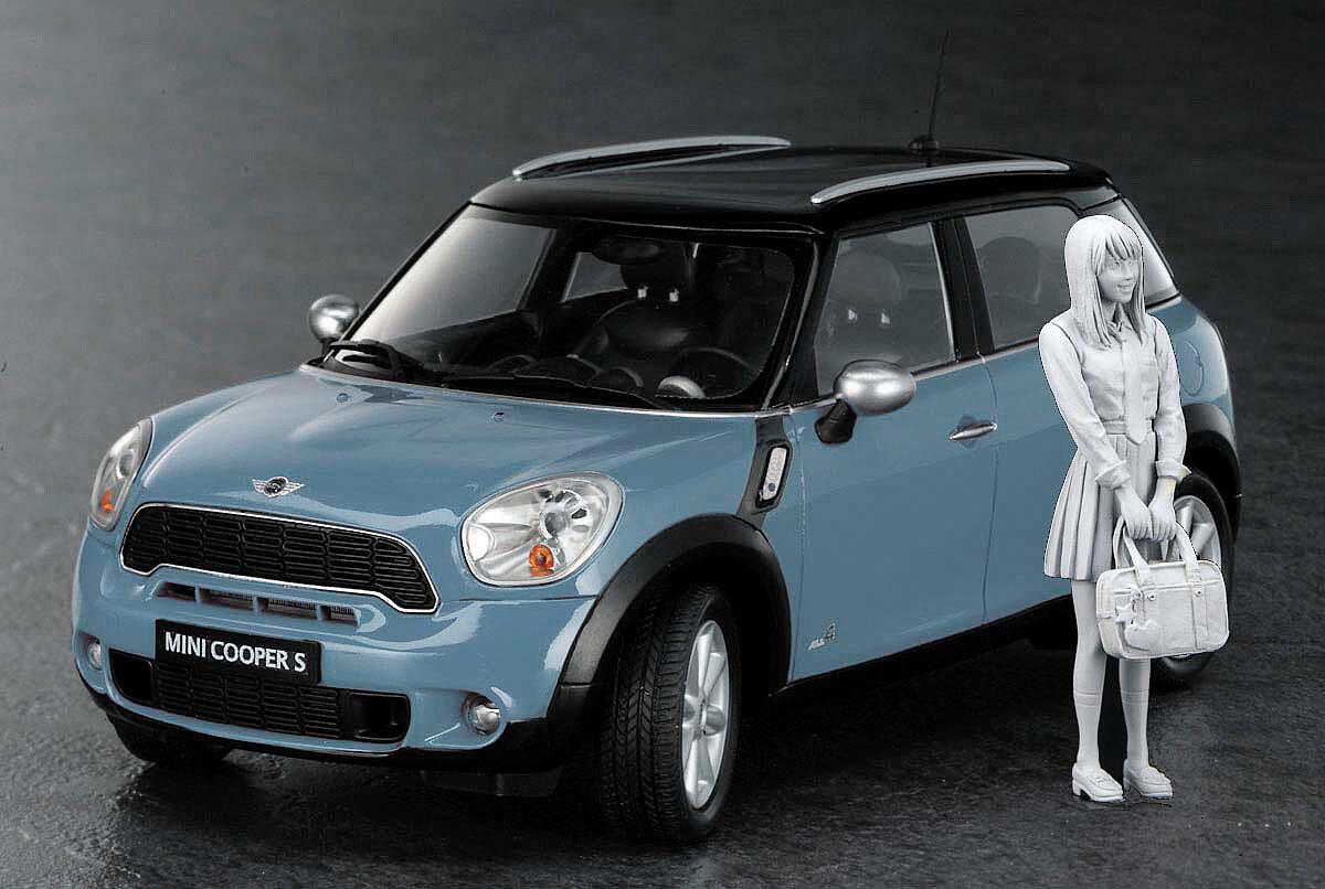 Hasegawa-52359-2-Mini-Cooper-S-Countryman-All4-mit-Schulmädchen-Figur-Bausatz