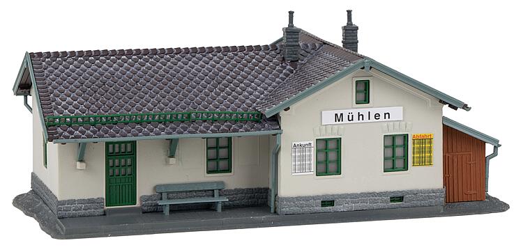 faller-110150-2-Bahnhof-Mühlen-ländlicher-Haltepunkt-mit-Wartehalle
