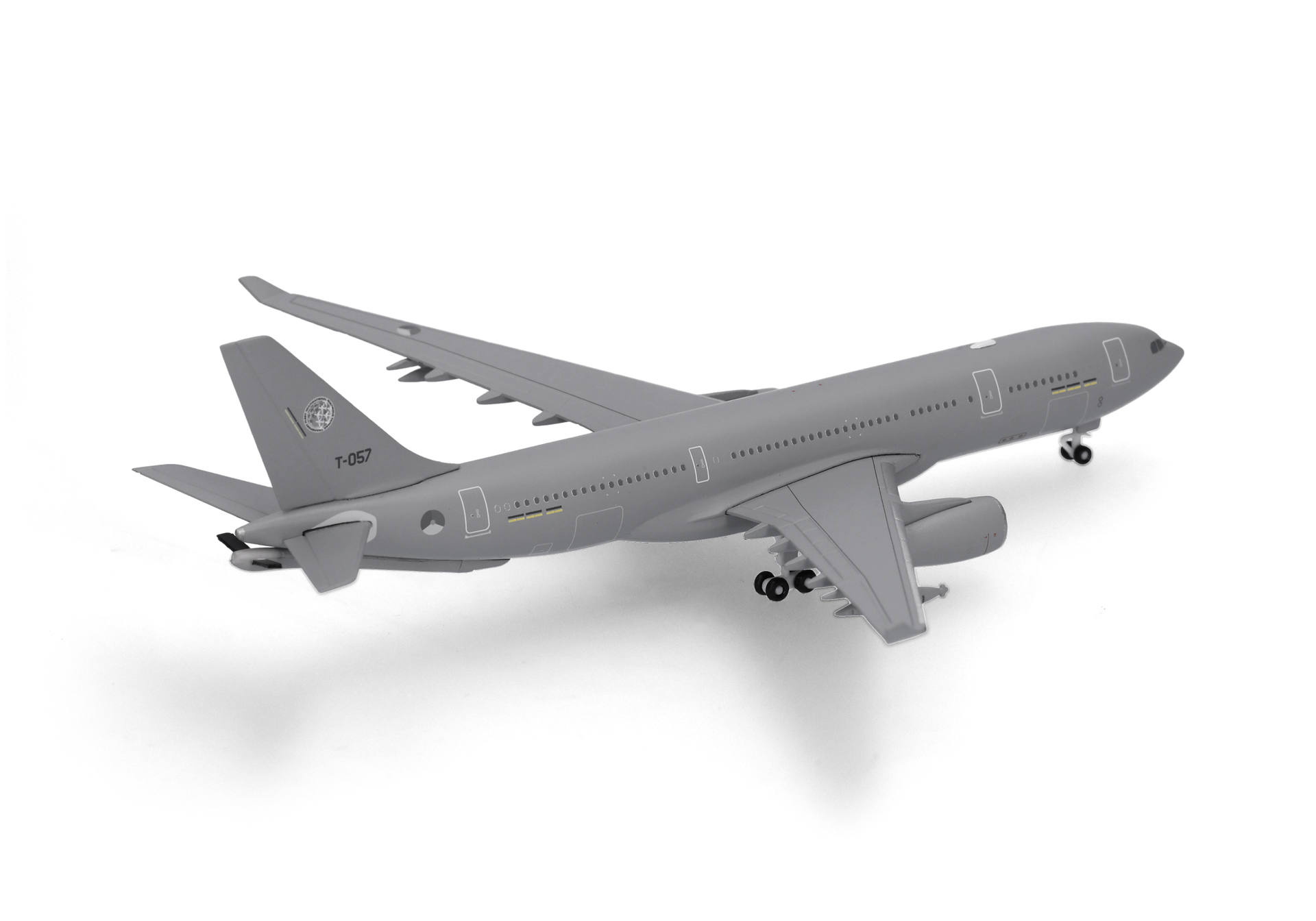Herpa-539166-3-NATO-Multinational-Multirole-Tanker-Unit-Airbus-A330-MRTT-Eindhoven-Air-Base-Reg-T-057-Leitwerk