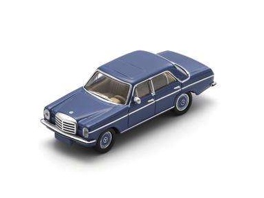 schuco-452676200-Mercedes-Benz-Strich-Acht-Limousine-blau-Kultauto-Nähmaschine-Wanderdüne