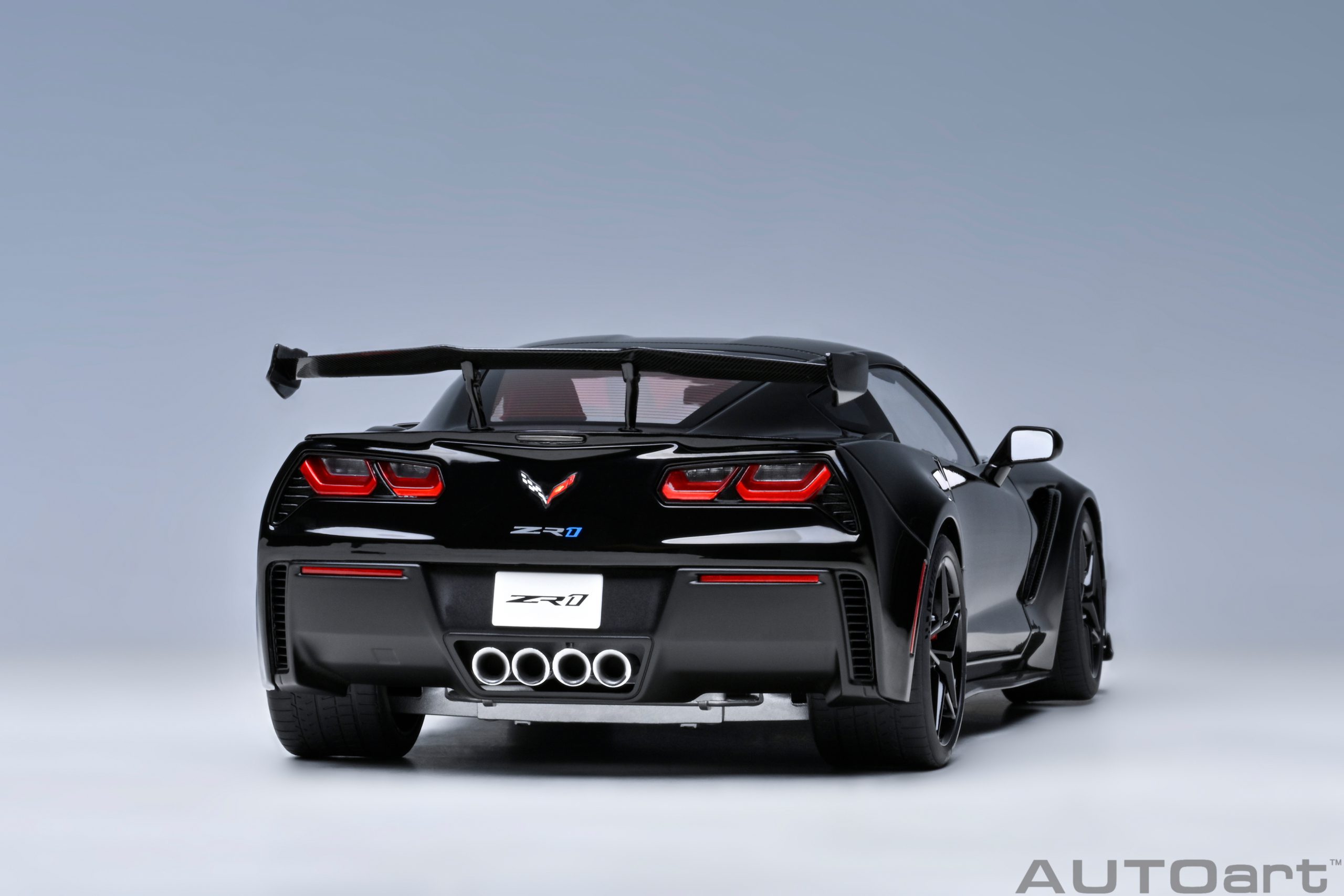 autoart-71276-7-Chevrolet-Corvette-ZR1-C7-2019-gloss-black-Heckflügel