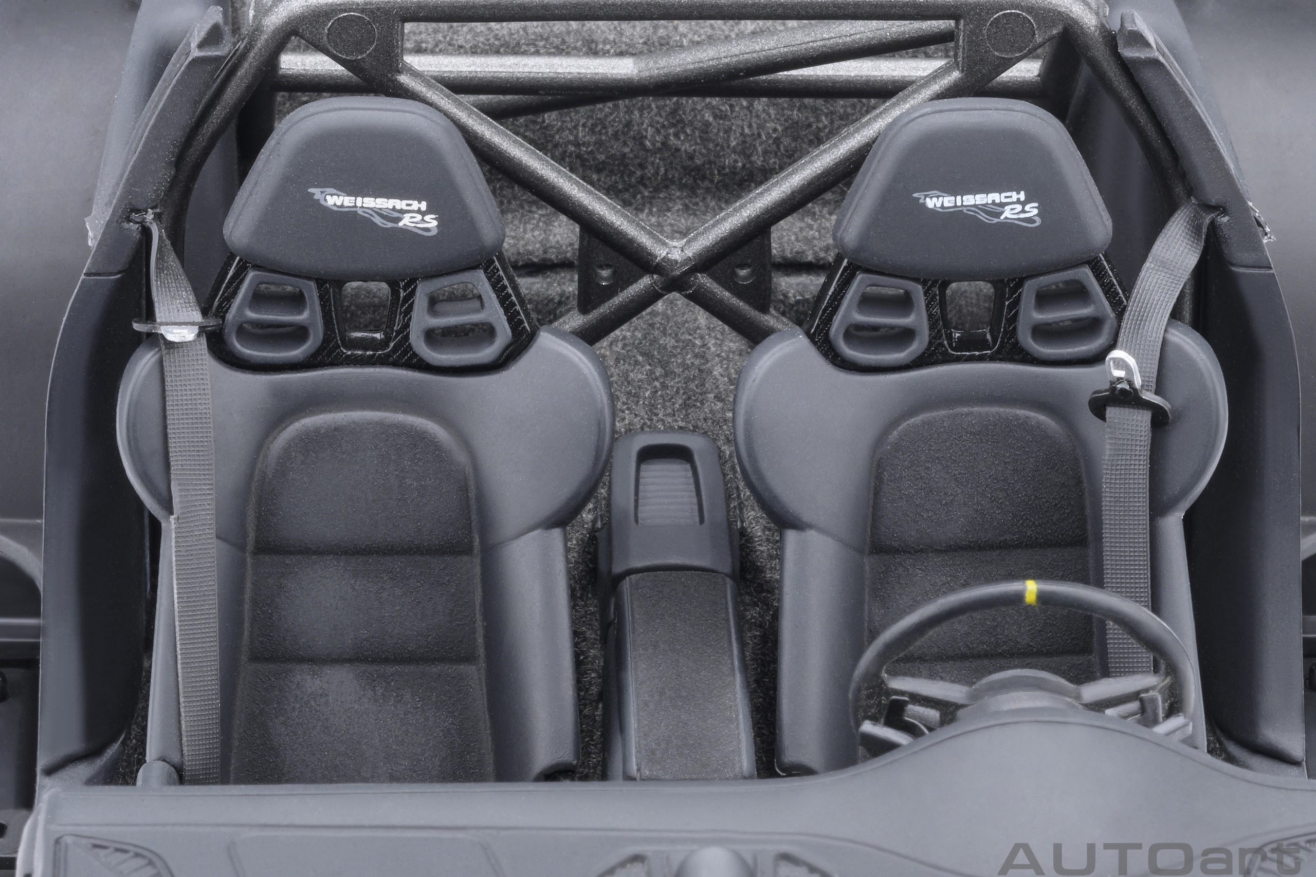 Autoart-78176-4-Porsche-911-GT3-RS-weissach-package-weiß-Schalensitze