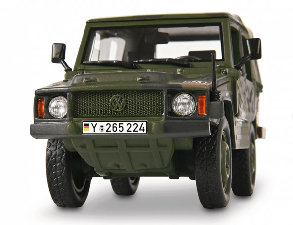 schuco-450913700-2-Volkswagen-VW-05to-leicht-Iltis-Bundeswehr-BW-flecktarn