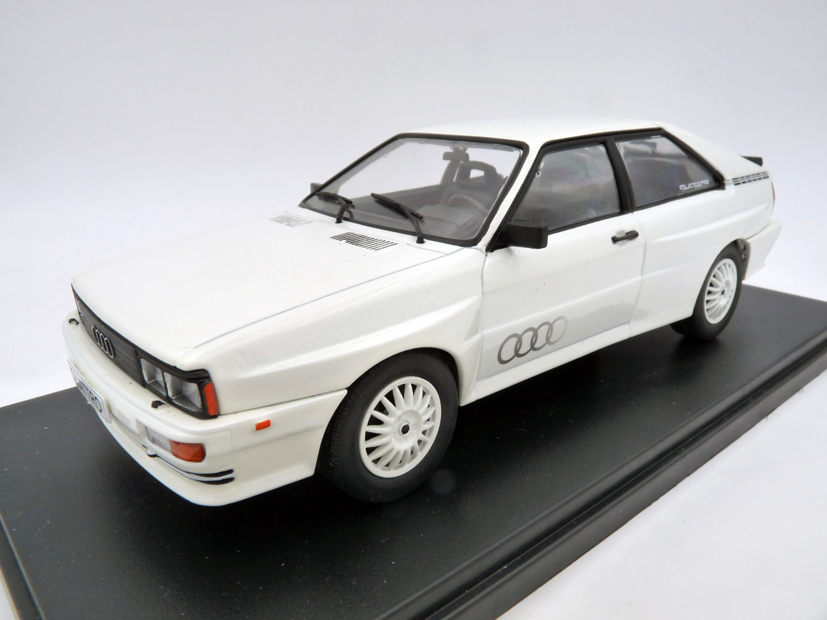 whitebox-WB124247-1-Audi-Quattro-B2-perlmuttweiß-metallic-1980-vorne