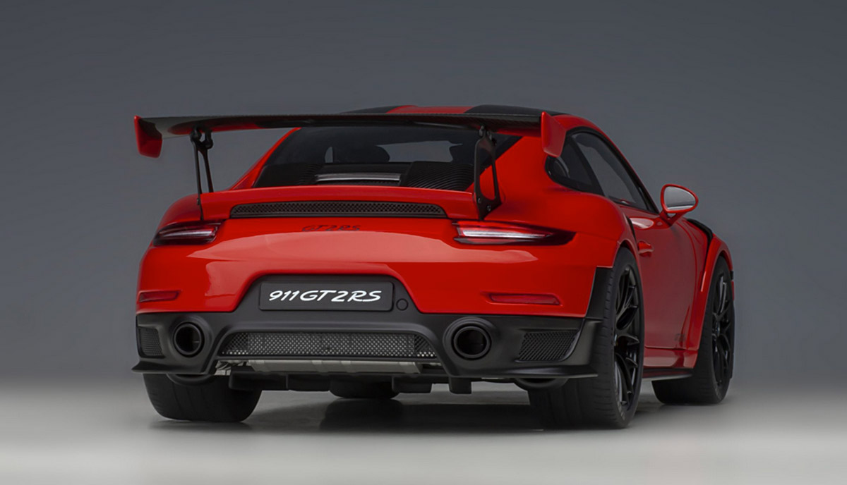 autoart-78173-9-Porsche-911-GT2-RS-Weissach-Package-guards-red-991-2 autoart-78173-9-Porsche-911-GT2-RS-Weissach-Package-guards-red-991-2