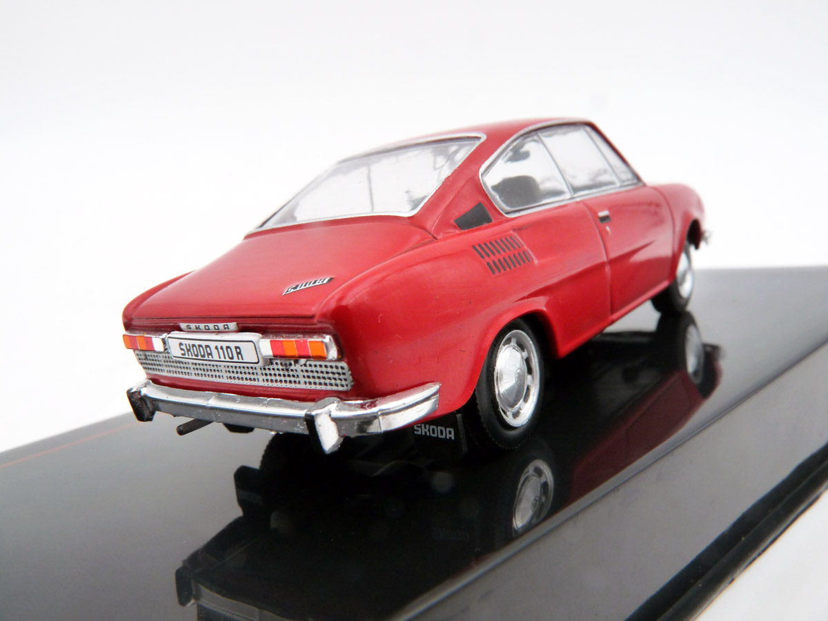 Ixo-CLC589N22-2-Skoda-110-R-rot-Modellauto-hinten-Geschenkidee