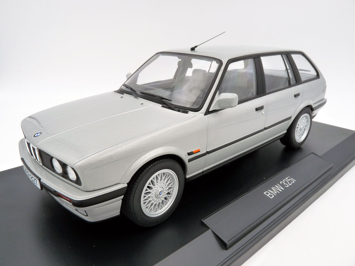 norev-183216-1-BMW-325i-touring-E30-silber-1991-15-Zoll-Kreuzspeichen