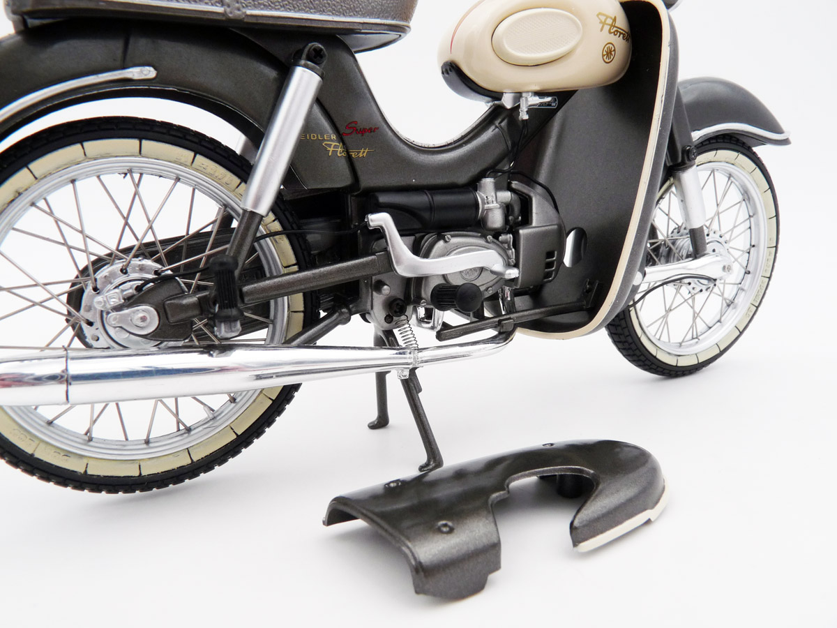 Schuco-450658600-4-Kreidler-Florett-Super-K54-mit-Beinschild-anthrazit-grau-metallic-nepalbeige