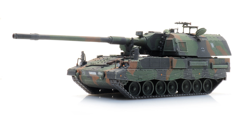 Artitec-6870664-1-BRD-PzH-Panzerhaubitze-2000-Bundeswehr-Flecktarn-Verteidigung-Ostflanke