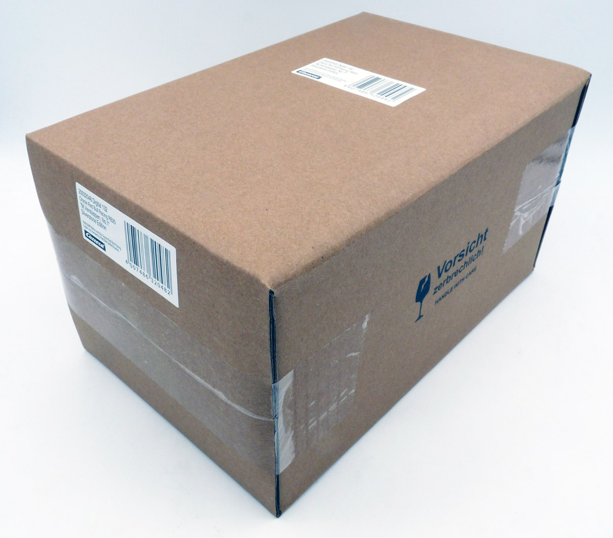 Carrera-20032048-5-Silverstone-Edition-Sondermodell-Oracle-Red-Bull-RB20-Max-Verstappen-No1-in-Blechbox