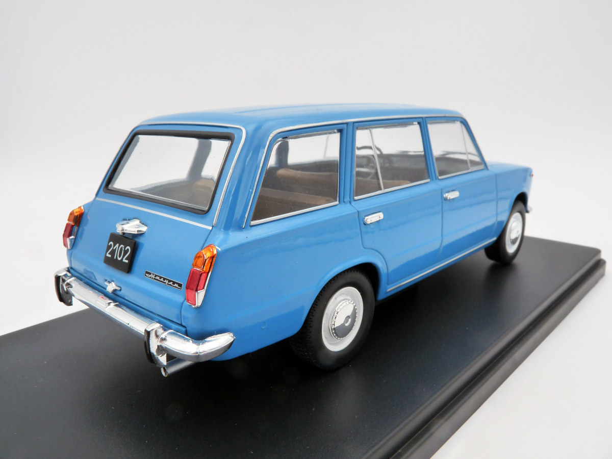 Whitebox-WB124262-2-VAZ-Lada-Shiguli-2102-Kombi-blau-Heckklappe