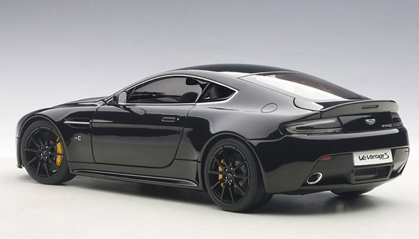 Autoart Aston Martin V12 Vantage S 2015 jet black, #70253